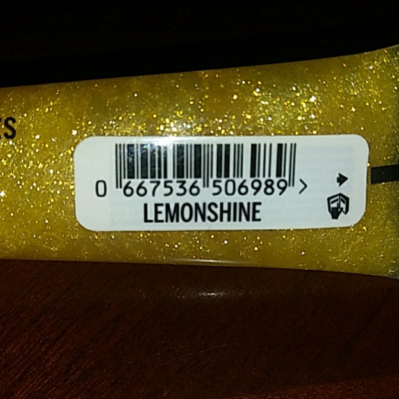 Lip gloss - Picture 2 of 2